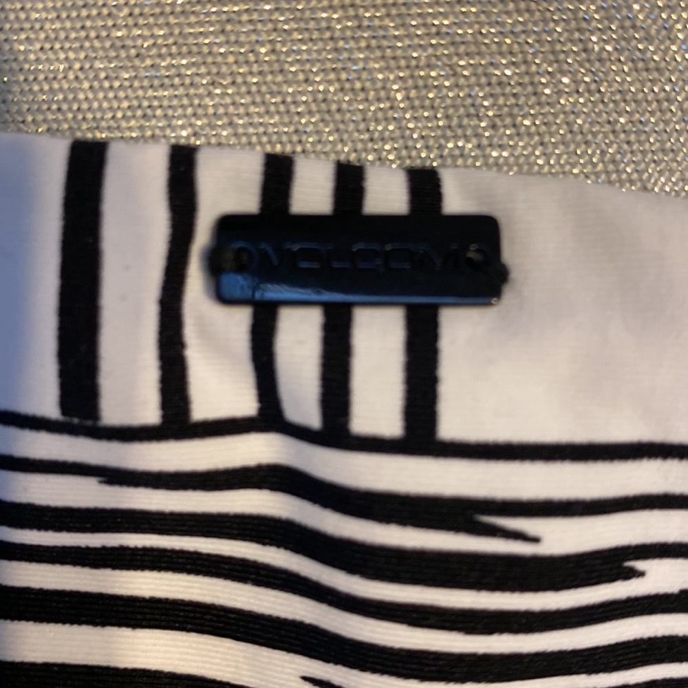 Volcom bikini bottoms - Picture 4 of 6